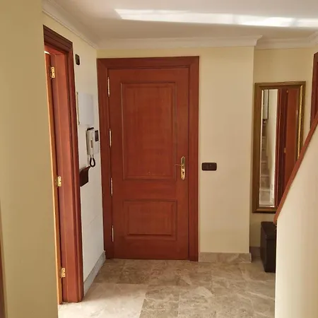 Large Direct Ocean Front 4bd *