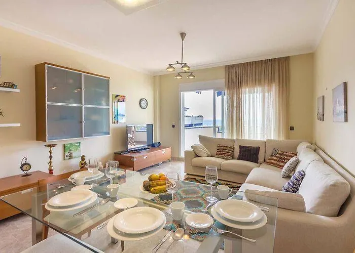 Large Direct Ocean Front 2bd