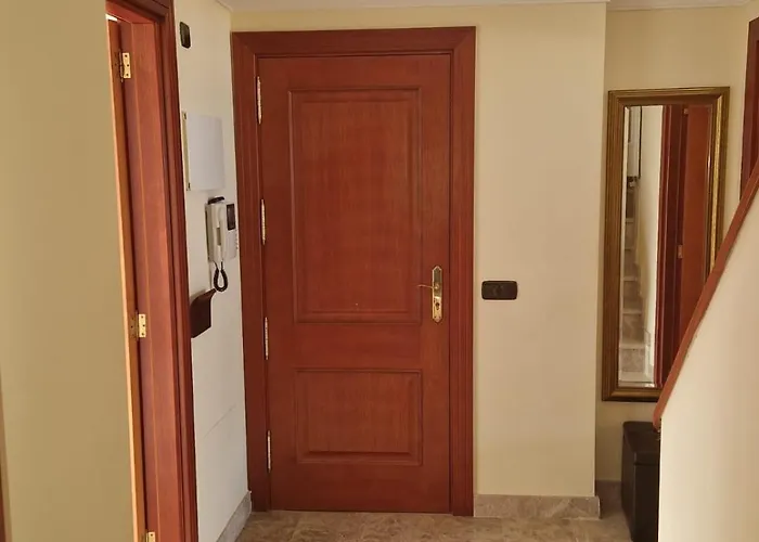 Large Direct Ocean Front 2bd *